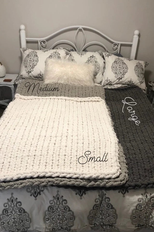 Medium Chunky Knit Blanket - Main Image