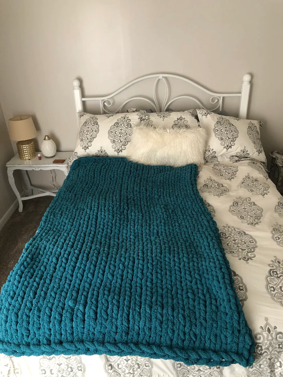 Chunky knit blanket queen size sales